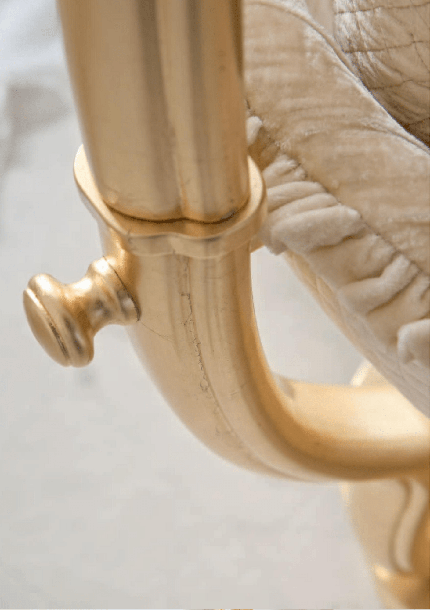 evangeline luxury crib up-close