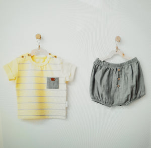 T-SHIRT with Classic Grey Bloomers