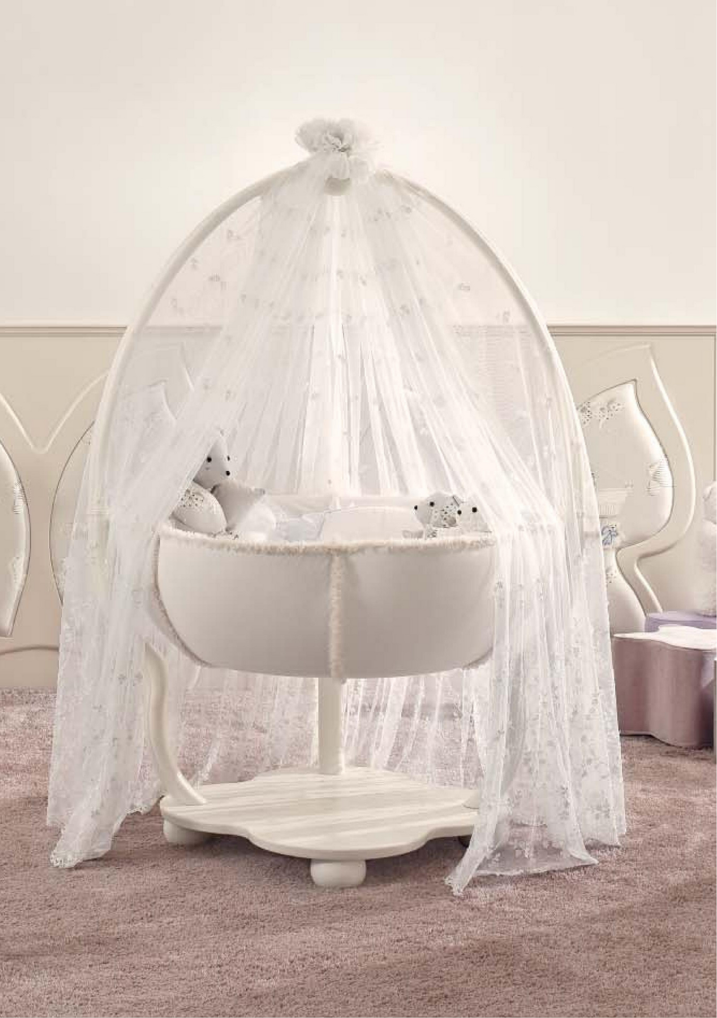 Beatrice Luxury Crib | Round Luxury Bassinet | Luxury Gifts